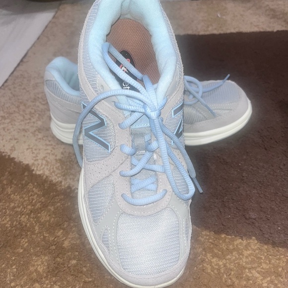 Aetrex Light Blue Sneakers with Breathable Mesh and Padded Collar - Picture 1 of 7